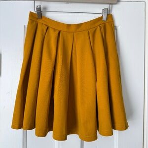 Preppy Pleated A-Line Mini Skirt in Mustard Size M SHEIN